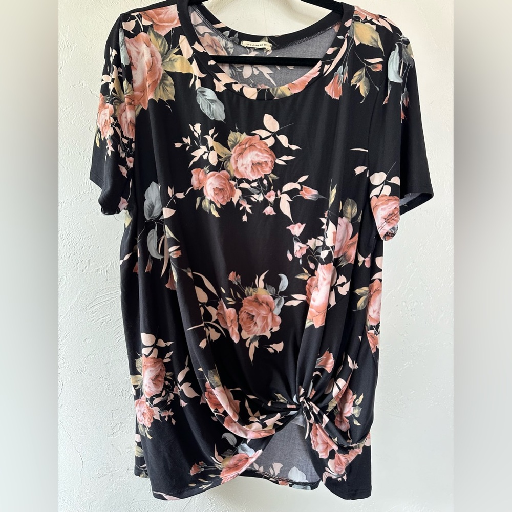 Viamor Women’s blouse - GUC - XXL - perfect for spring & summer